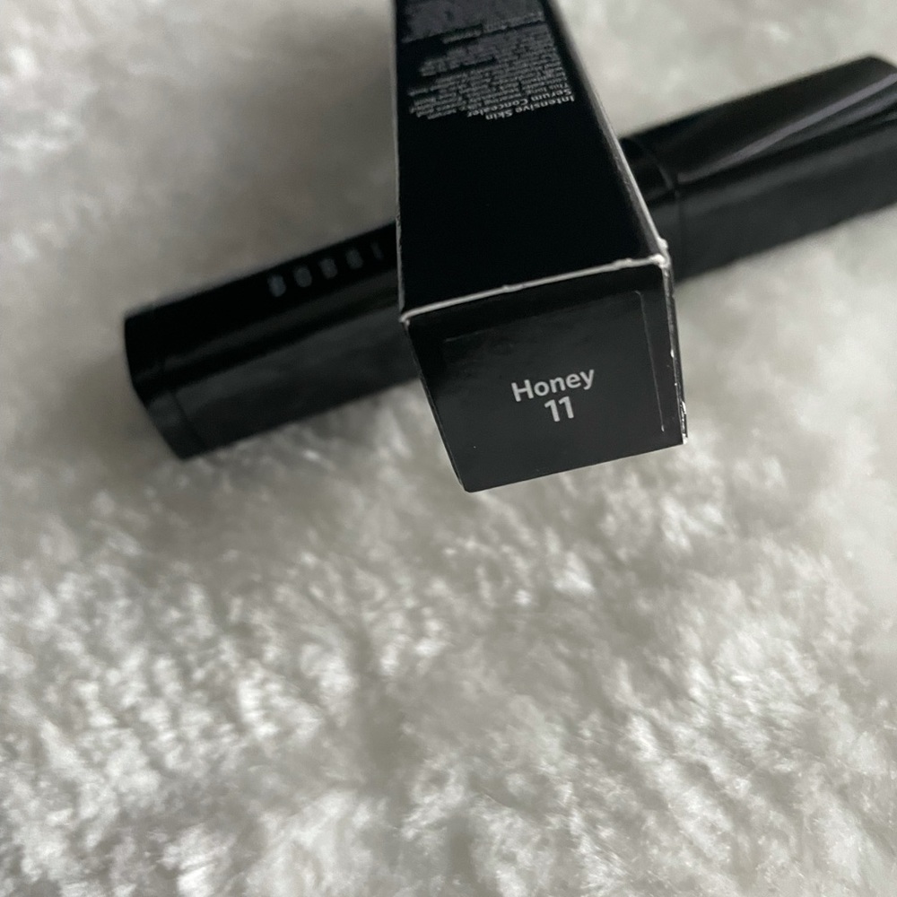 Intensive skin serum concealer